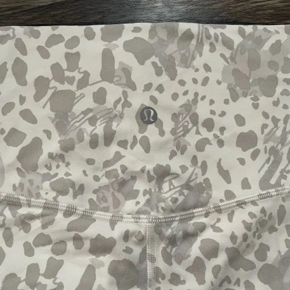 Lululemon Align High-Rise Crop 17” Cheetah Camo Antique White Leggings Size 10 - Picture 2 of 6
